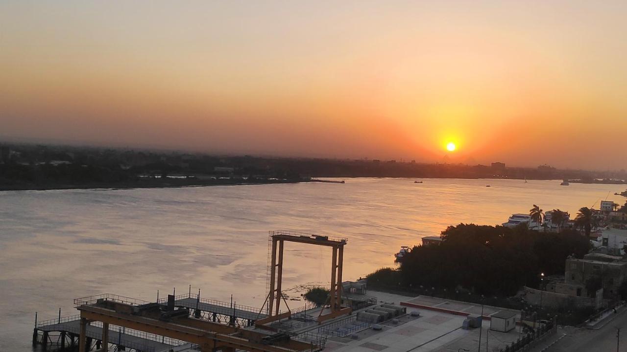 Nile Pyramidal View Apartment El El Cairo Exterior foto